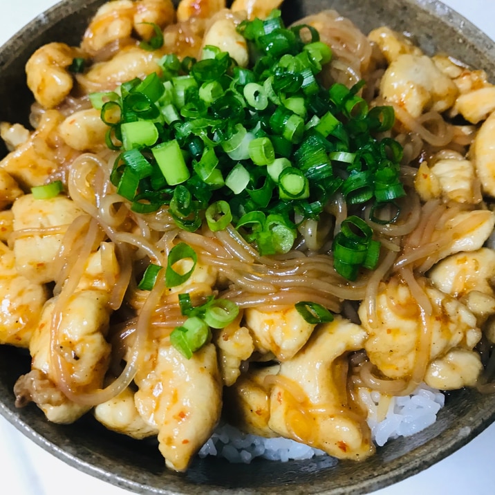簡単ヘルシー 鶏胸肉と白滝のピリ辛丼 レシピ 作り方 By Seal S 楽天レシピ 簡単ヘルシー 鶏胸肉と白滝のピリ辛丼 レシピ 作り方 By Seal S 楽天レシピ